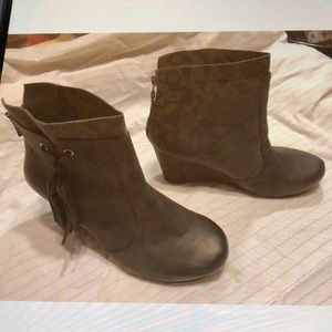 OTBT Vagary  Boot Black Size 8.5 MSRP $180.